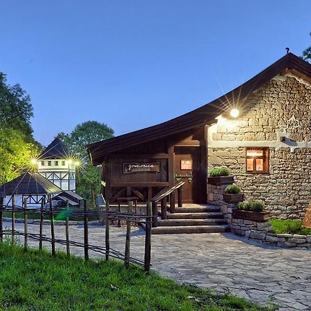 Farm Stay Čardaklije Kulen Vakuf Dış mekan fotoğraf