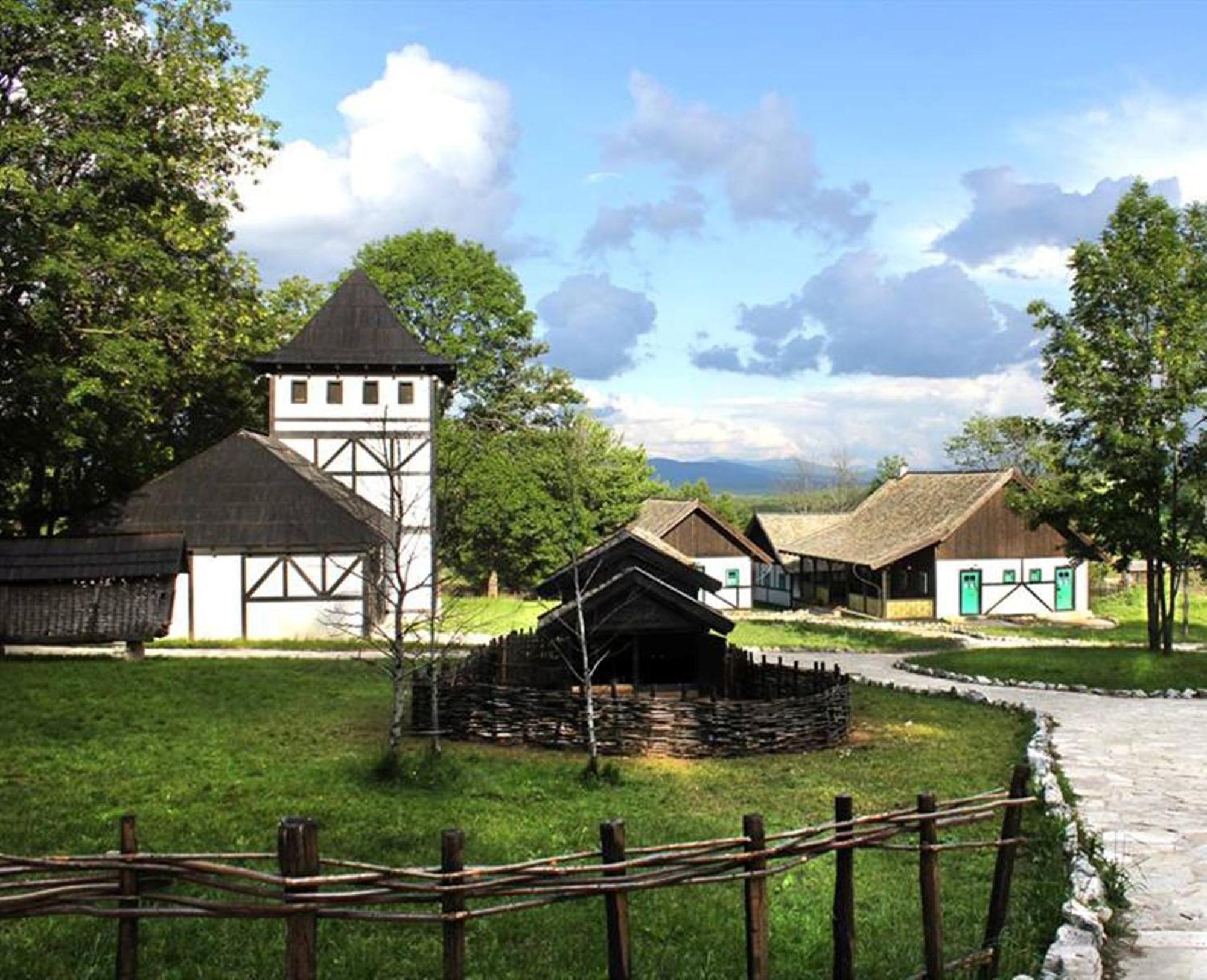 Farm Stay Čardaklije Kulen Vakuf Dış mekan fotoğraf
