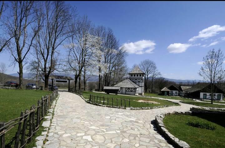Farm Stay Čardaklije Kulen Vakuf Dış mekan fotoğraf