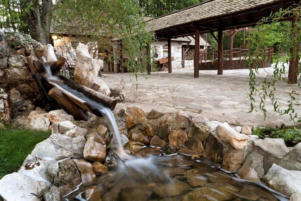 Farm Stay Čardaklije Kulen Vakuf Dış mekan fotoğraf