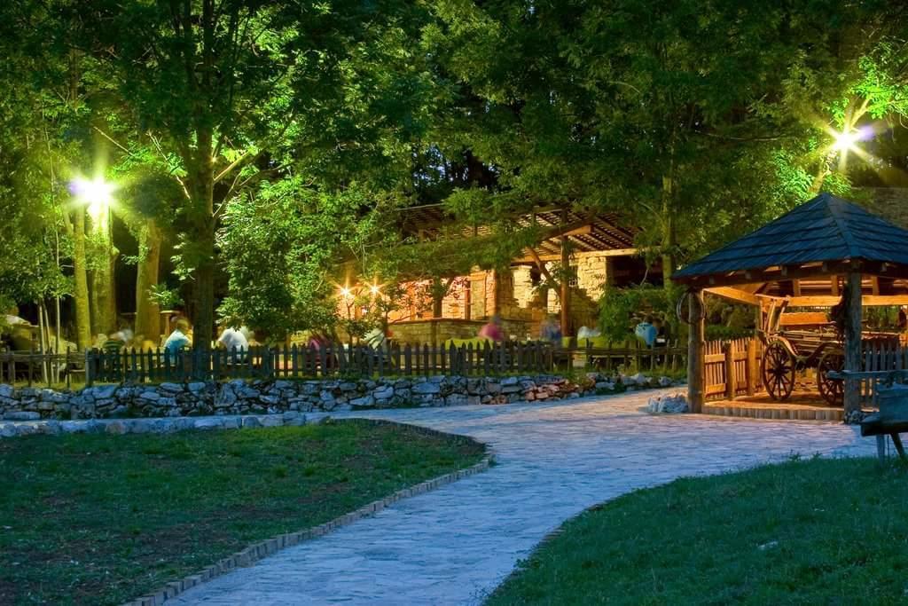 Farm Stay Čardaklije Kulen Vakuf Dış mekan fotoğraf