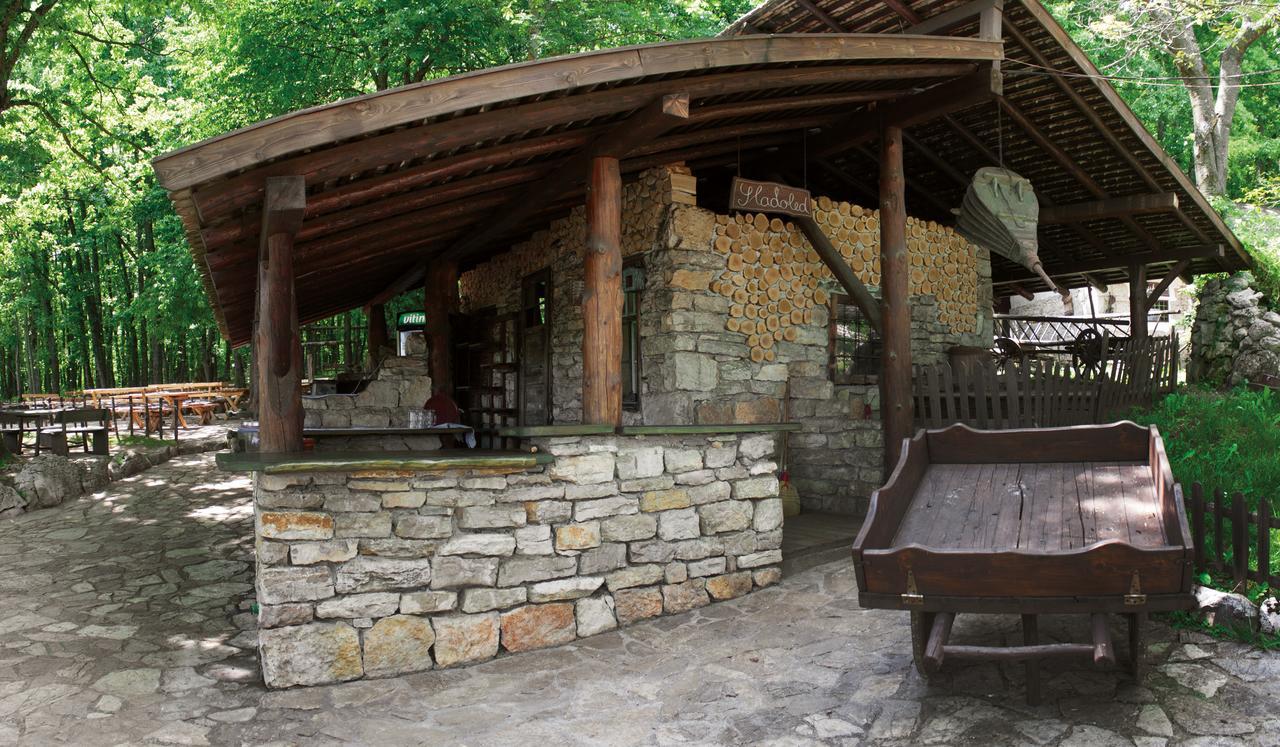 Farm Stay Čardaklije Kulen Vakuf Dış mekan fotoğraf