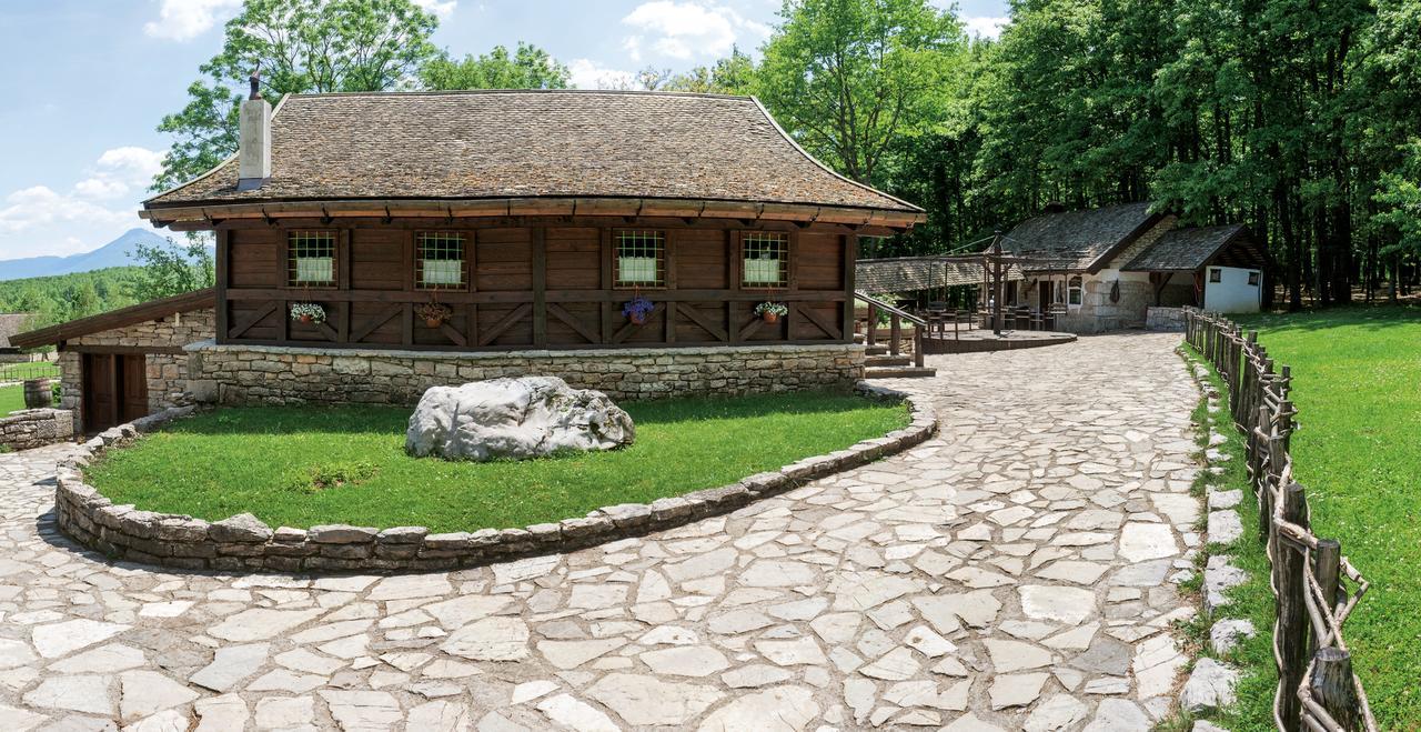 Farm Stay Čardaklije Kulen Vakuf Dış mekan fotoğraf