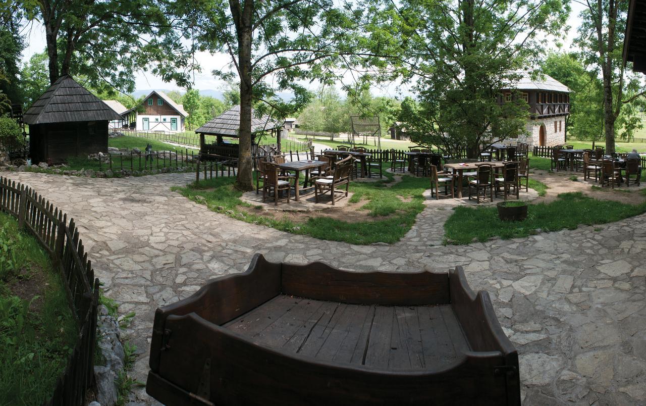 Farm Stay Čardaklije Kulen Vakuf Dış mekan fotoğraf